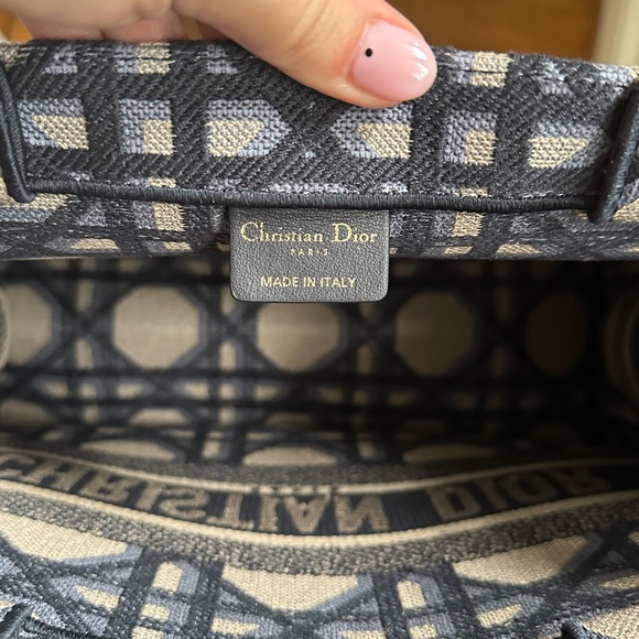 Christian Dior Book Tote Oblique Canvas Medium Blue Macrocannage Embroidered Bag - Picture 8 of 9